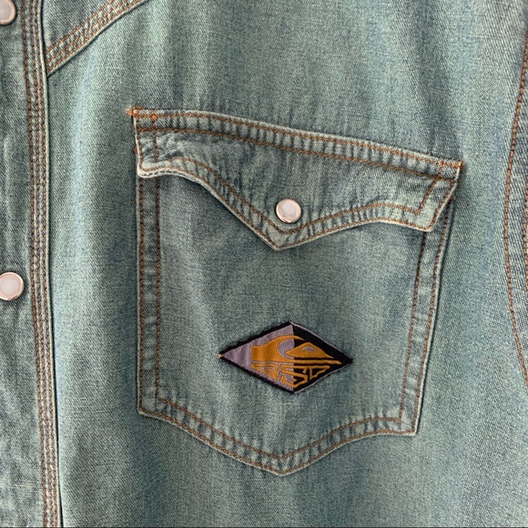 Vintage Quicksilver Denim Chambray Pearl Snap Size M - Picture 2 of 7